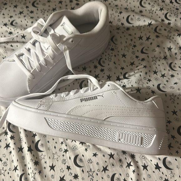 puma women’s smash platform v3 sneakers - Picture 3 of 4